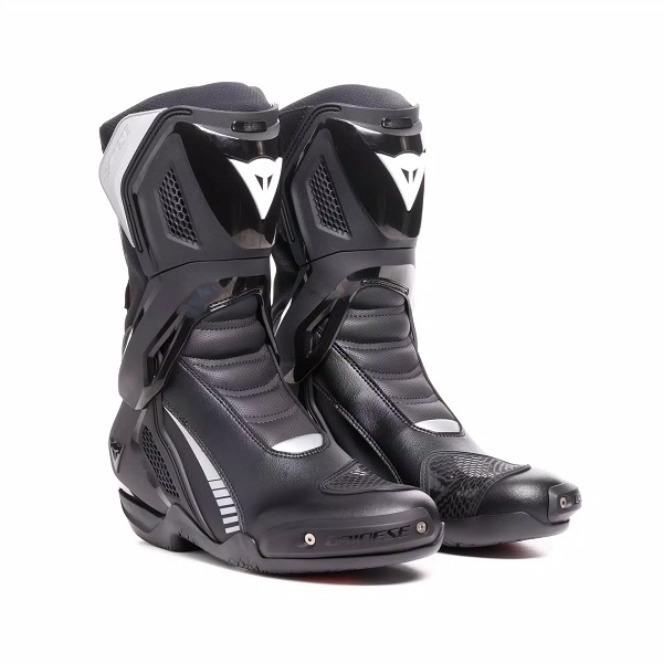 ŠKORNJI DAINESE NEXUS 3 IN & OUT BLACK